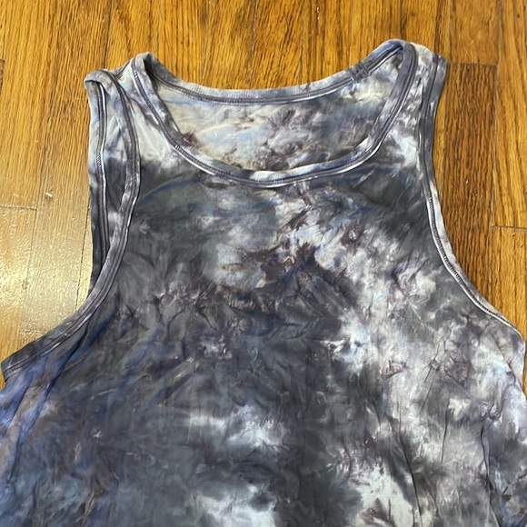 Lululemon Long for Length Tank
Diamond Dye Glacier Grey Moonwalk - Picture 2 of 4